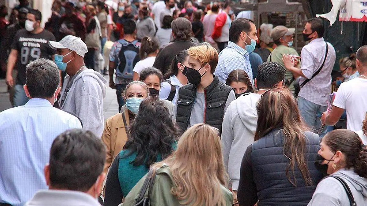 Personas con cubrebocas